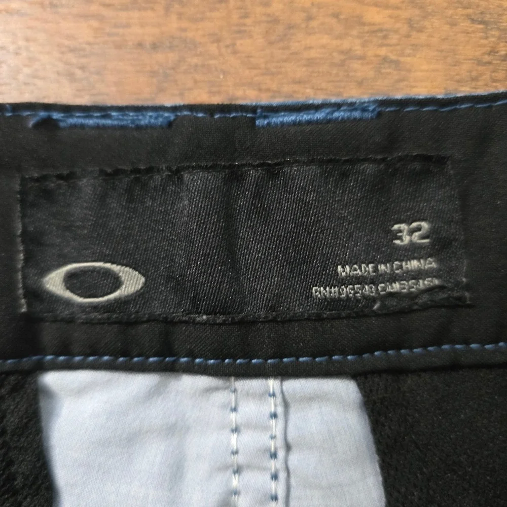 Oakley Mens Blue Plaid Hybrid Walk Shorts Size 32 Boardshorts Casual Golf Surf